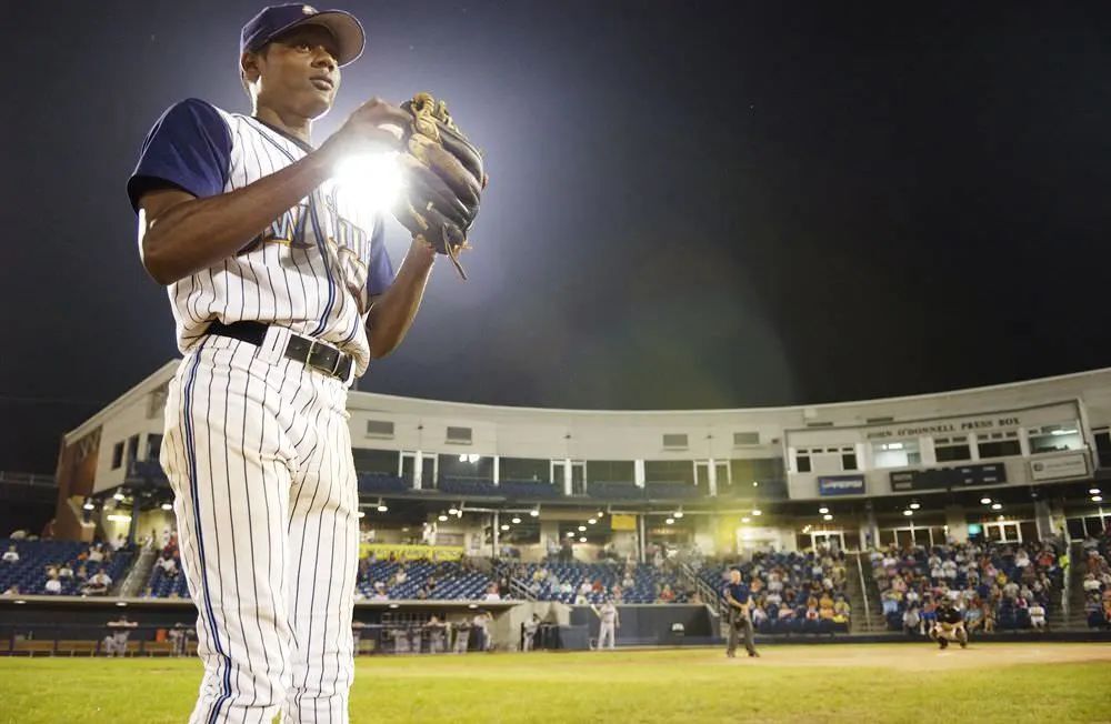 包含棒球迎来宿敌之战，恩怨再续的词条