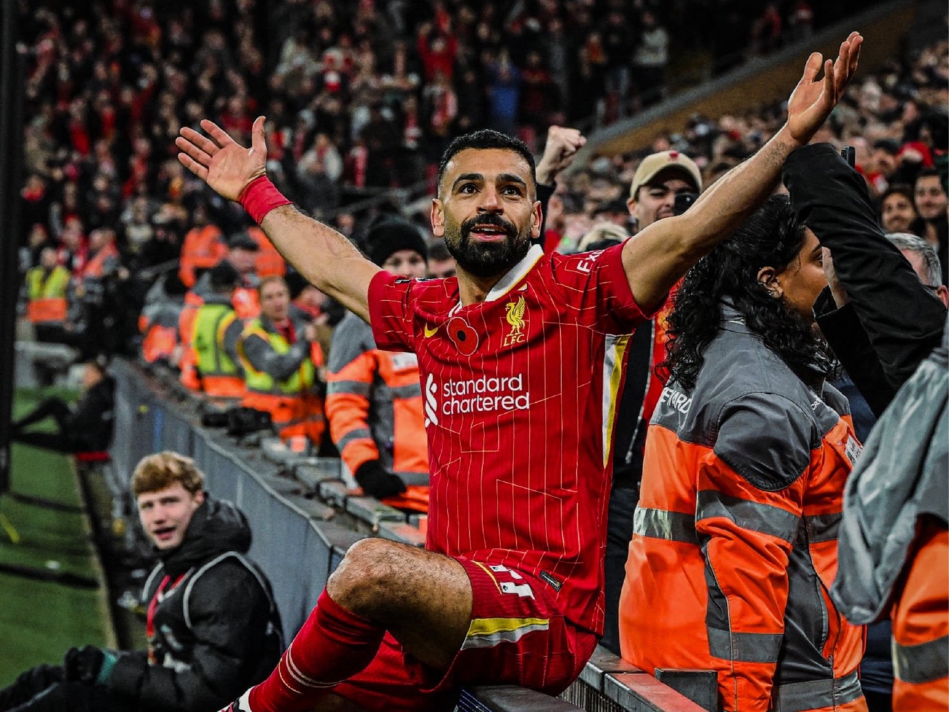 皇马逆转法国，萨拉赫带队取胜