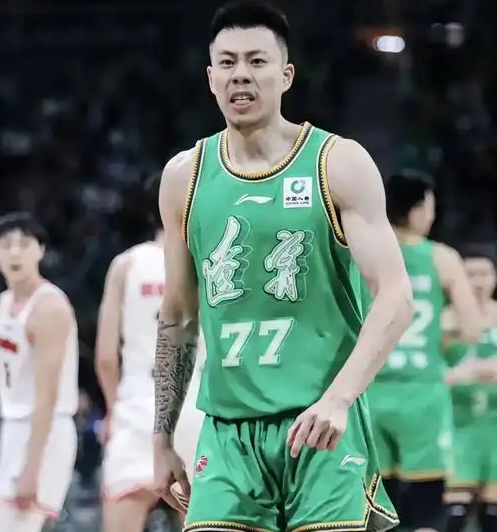 四川队轻取上海队，张镇麟刷新纪录