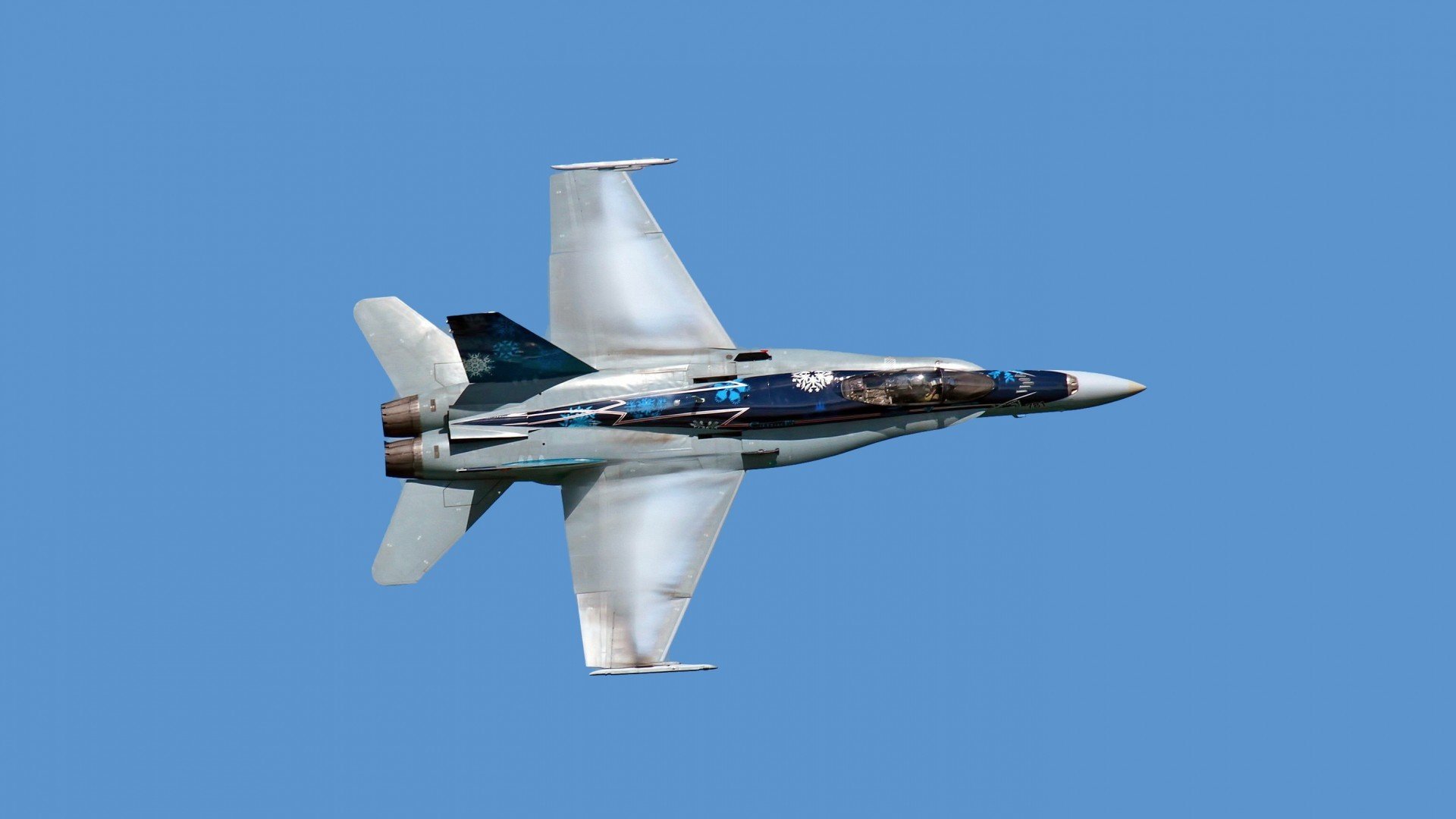 银箭军团碾压阴影，红牛之星刺破苍穹—F1双线战场上的唯一性对决