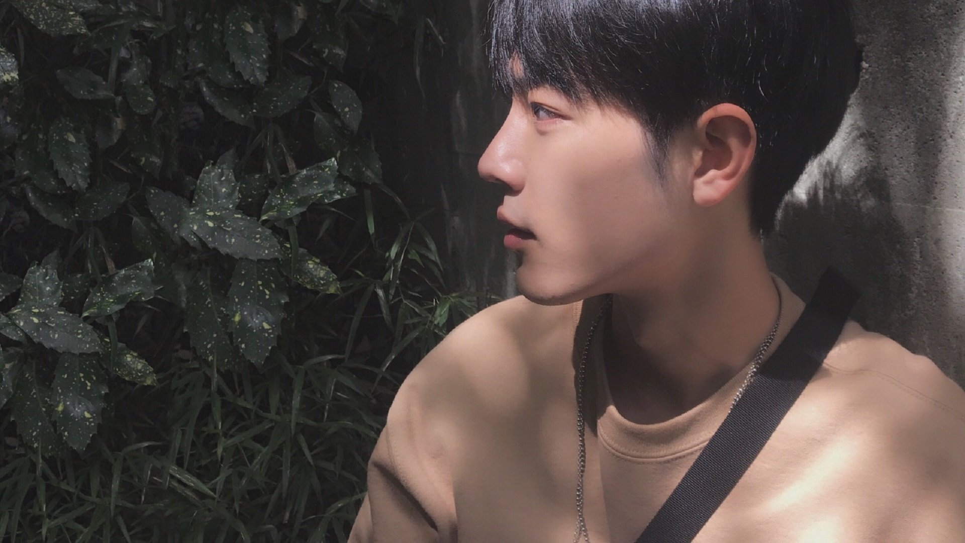 米切尔决胜时刻展大心脏，上海男篮力克雄鹿迎开门红