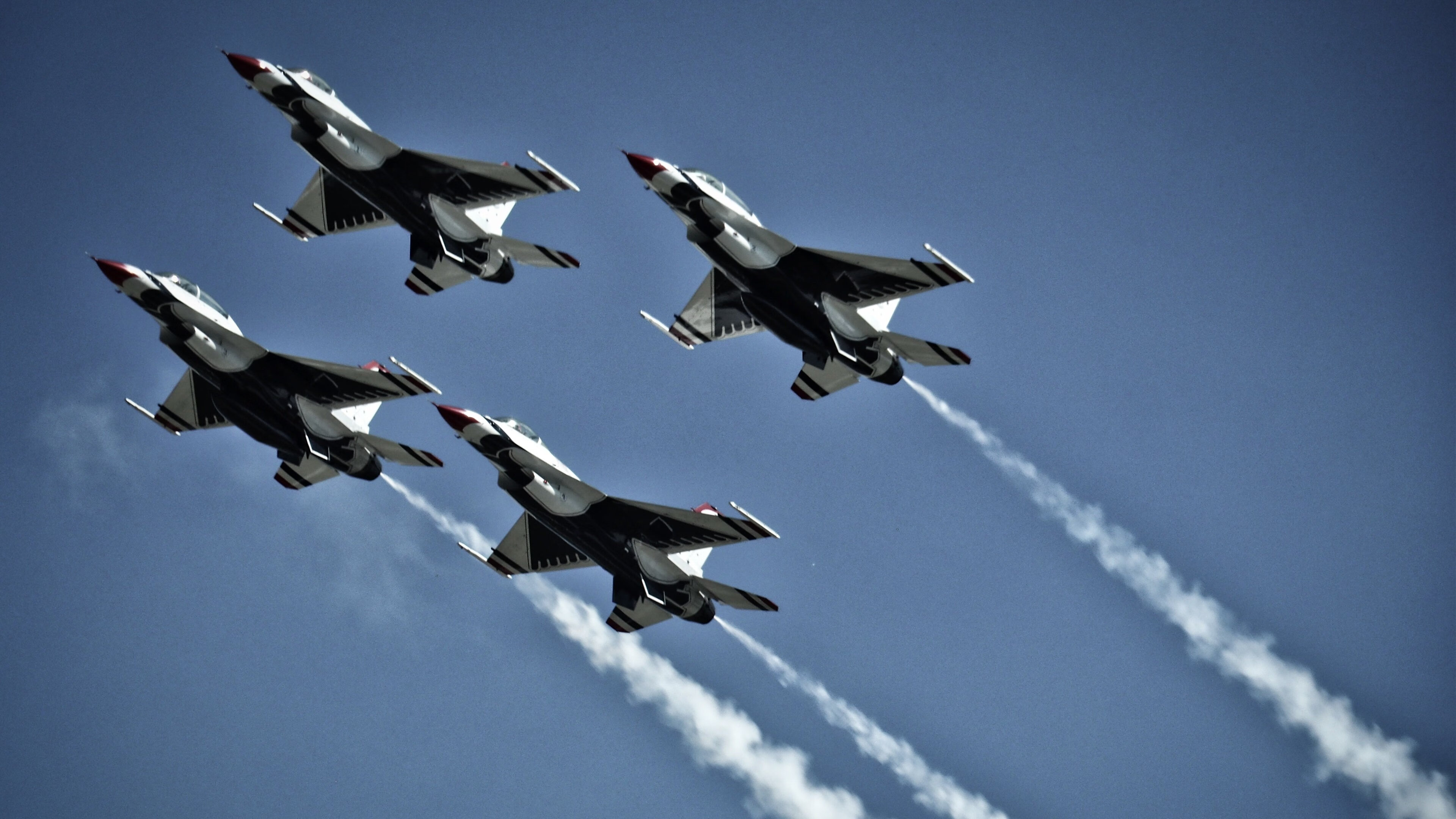 绿茵绝响，哈弗茨的黄金一击，挪威压哨刺破波斯蓝