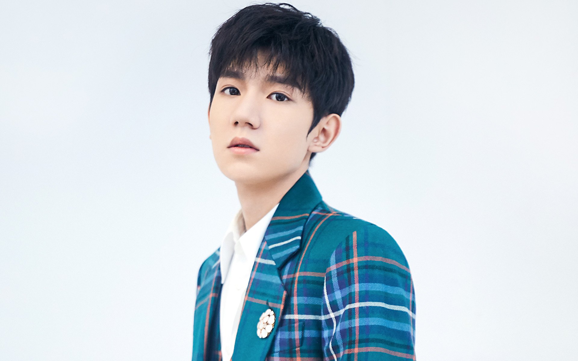 冰与火,伦纳德锁死对手与黄蜂三节击溃掘金的攻防美学