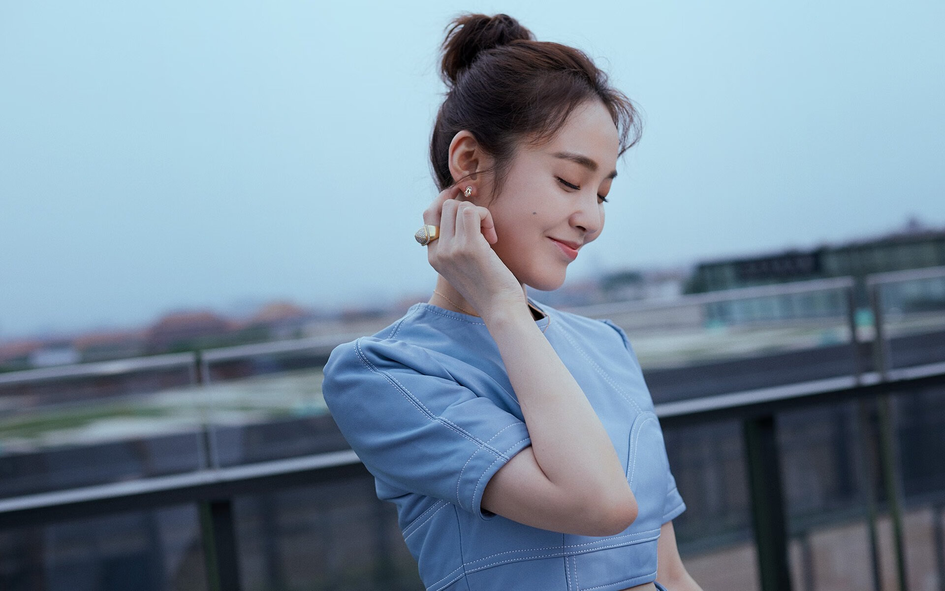 交错平行线,F1与绿茵场,同一个终极夜晚的共振