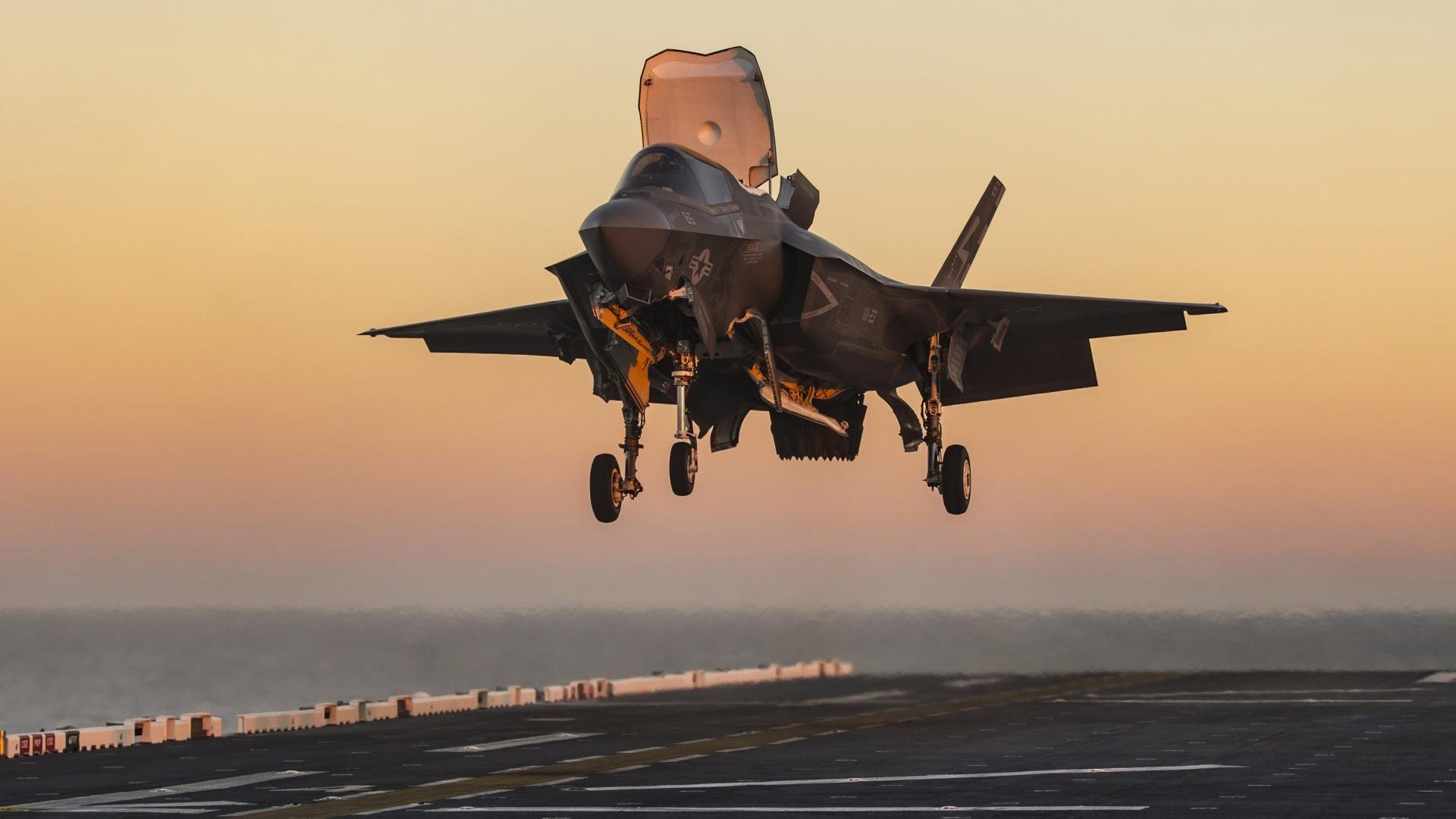 爱游戏在线-极速与极地，当F1的精密轰鸣遇上足球的原始力量