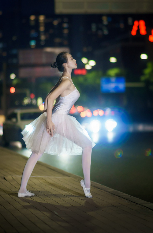 爱游戏官网-独行神迹，东契奇奥运夜写下唯一性史诗