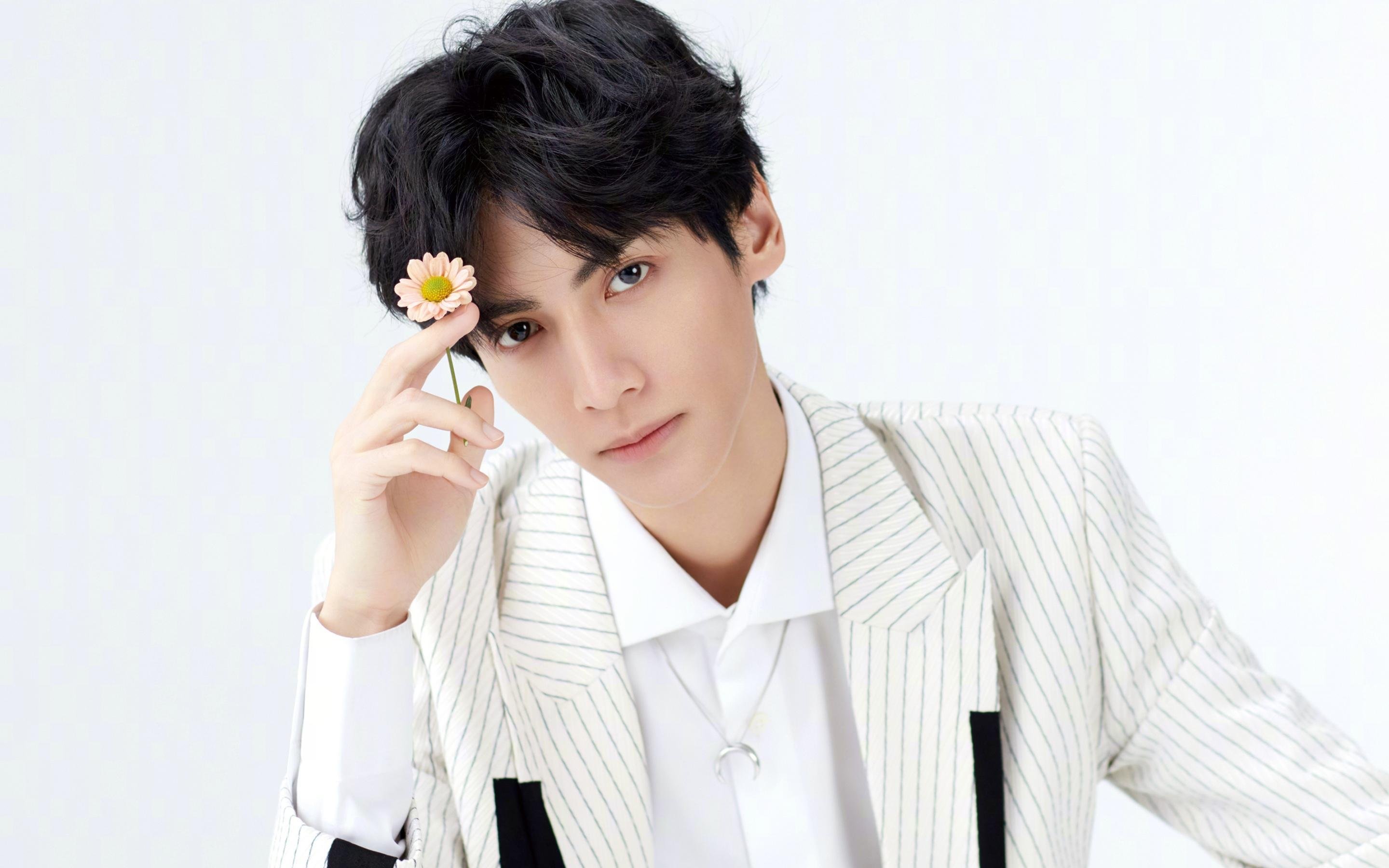 爱游戏在线-跨联赛奇迹，布伦森独舞难救主，广东队铁血终结湖人王朝幻梦